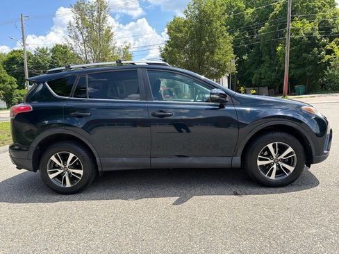 Used 2018 Toyota RAV4 XLE FWD image 7