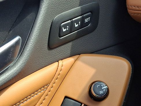 Certified 2022 Toyota Avalon Limited w/ Advanced Safety Package image 31