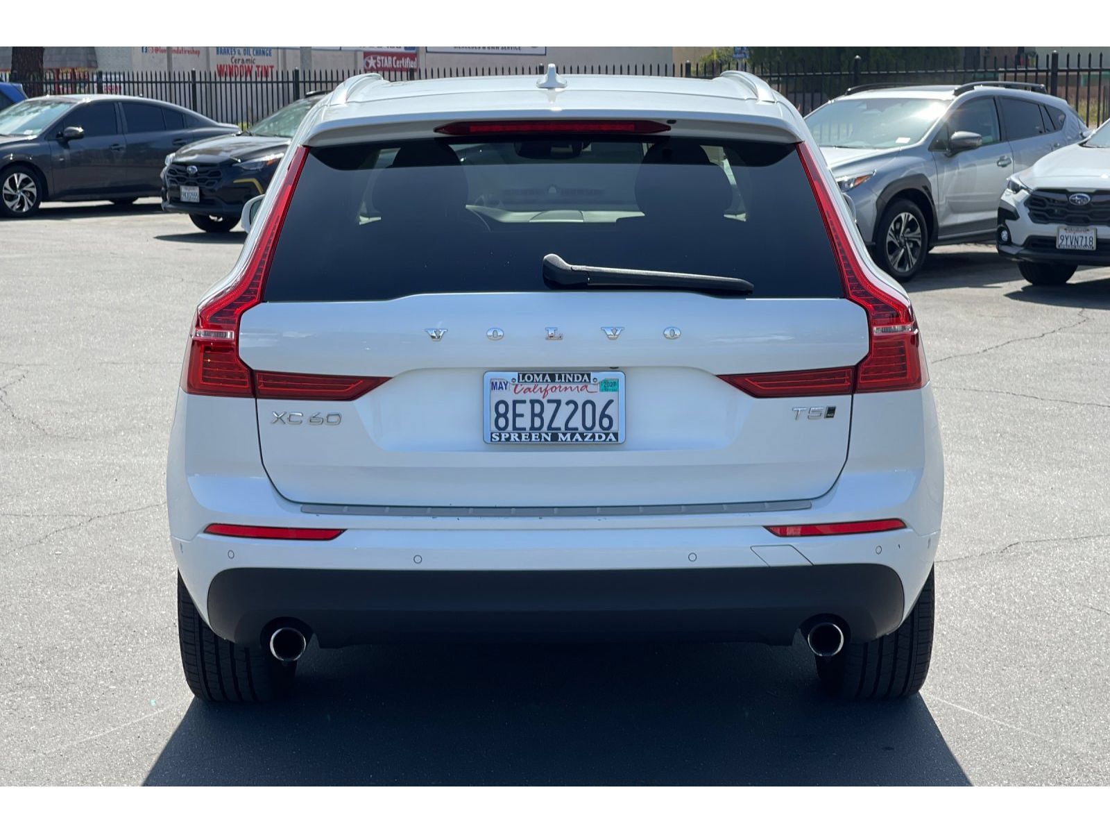 Used 2018 Volvo XC60 T5 Momentum w/ Convenience Package AWD/4WD image 5