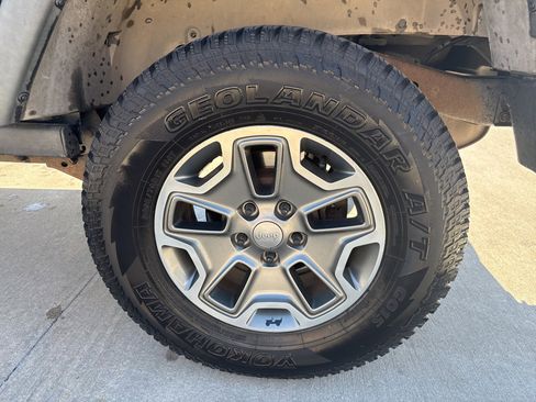 Used 2013 Jeep Wrangler Rubicon w/ PWR Convenience Group image 11