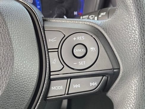 Used 2020 Toyota Corolla LE FWD image 19