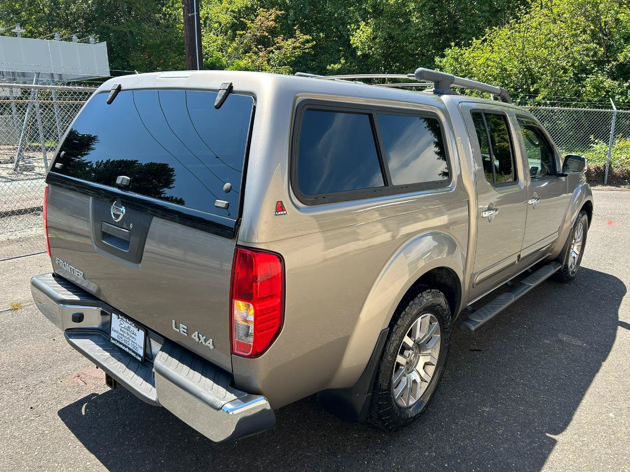 Used 2009 Nissan Frontier LE w/ LE Value Truck Pkg AWD/4WD image 5