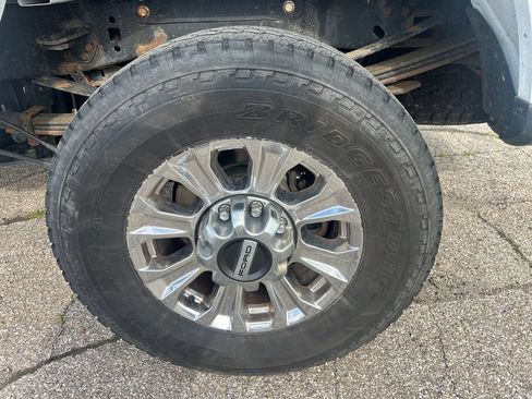 Used 2018 Ford F350 XLT w/ XLT Premium Package AWD/4WD image 11