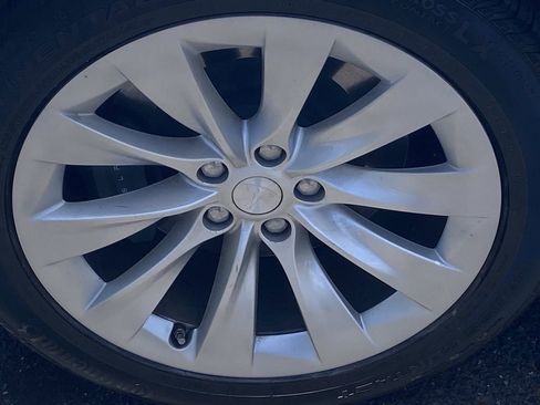 Used 2018 Tesla Model X 100D AWD/4WD image 8