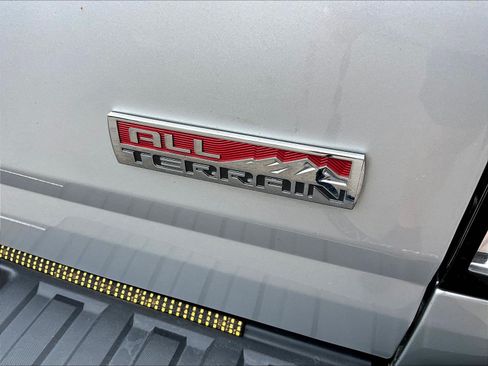 Used 2015 GMC Canyon SLE w/ All-Terrain Package AWD/4WD image 25