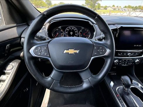 Used 2023 Chevrolet Traverse High Country FWD image 5