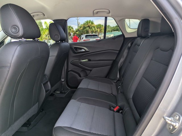 Used 2025 Chevrolet Trax LT FWD image 14