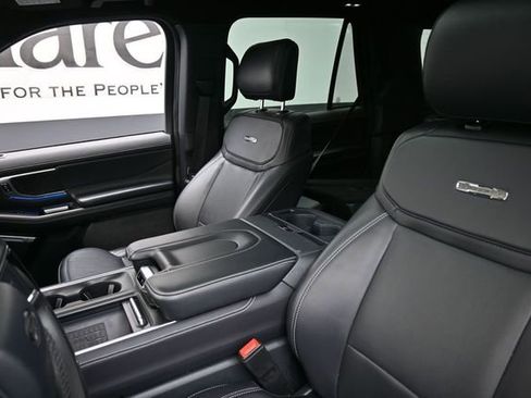 Used 2025 Ford Expedition Platinum w/ Stealth Appearance Package AWD/4WD image 17