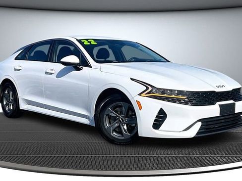 Used 2022 Kia K5 LXS image 3