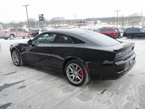 Used 2025 Dodge Charger R/T Scat Pack w/ Track Pack image 11