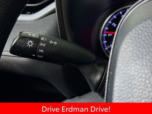 Used 2019 Toyota RAV4 LE FWD image 14