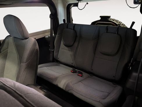 Used 2025 Jeep Wrangler Willys image 10