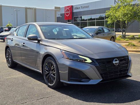 New 2026 Nissan Altima 2.5 SV w/ SV Special Edition Package FWD image 1