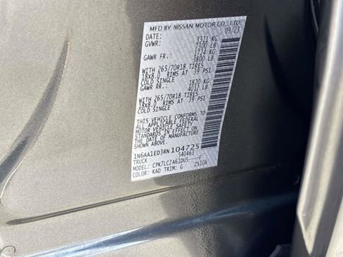 Used 2024 Nissan Titan SV w/ SV Convenience Package image 29