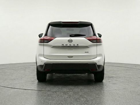 Used 2025 Nissan Rogue SV image 7