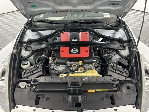 Used 2017 Nissan 370Z NISMO image 25