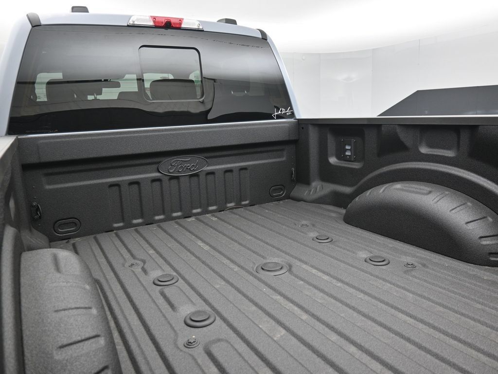 New 2026 Ford F250 Lariat w/ Black Appearance Package AWD/4WD image 24