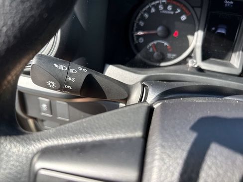 Used 2022 Toyota Tacoma SR AWD/4WD image 16