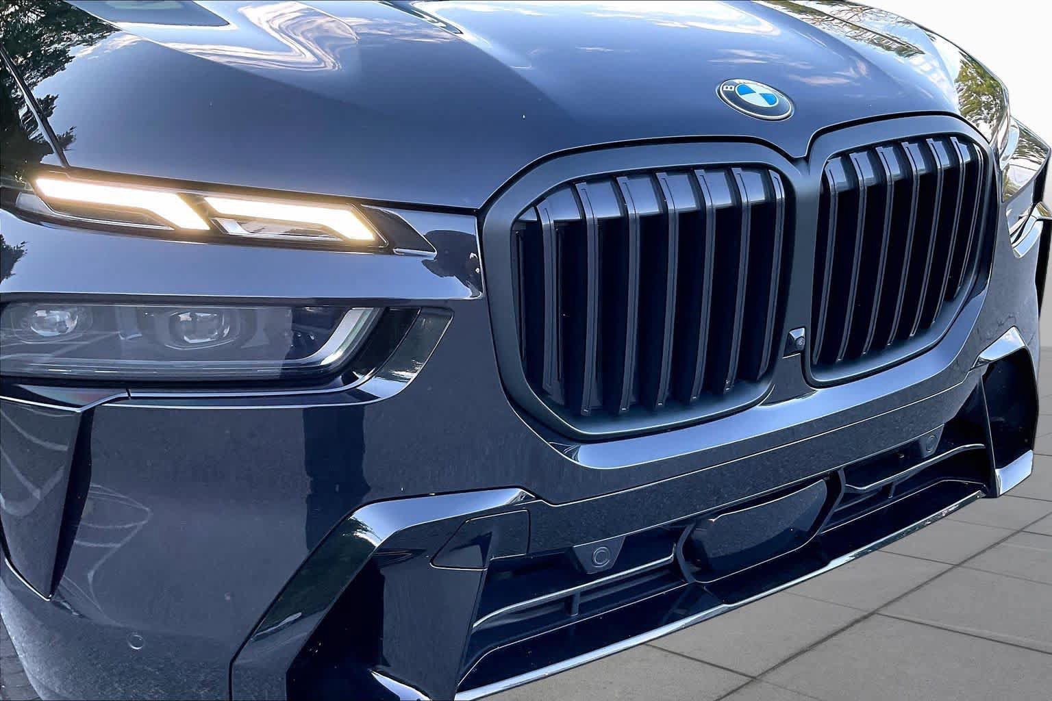 Used 2023 BMW X7 xDrive40i w/ Executive Package AWD/4WD image 31