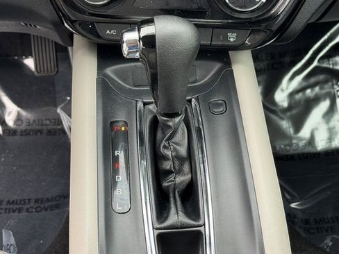 Certified 2022 Honda HR-V LX image 20