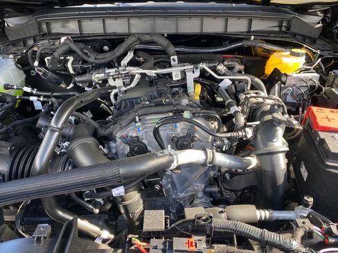 New 2025 Ford Bronco Big Bend w/ Black Diamond Package image 13