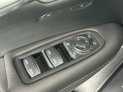 Used 2025 Cadillac XT5 Premium Luxury image 29