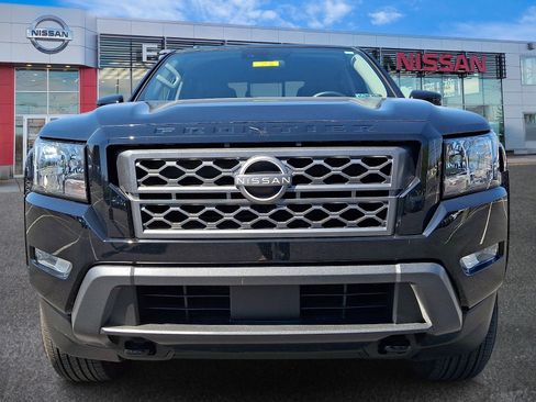 Certified 2024 Nissan Frontier SV w/ Technology Package AWD/4WD image 2