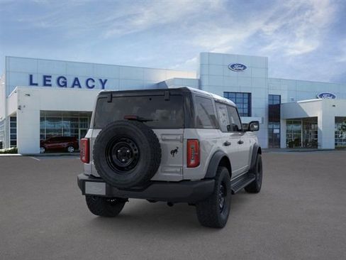 New 2026 Ford Bronco Outer Banks image 8