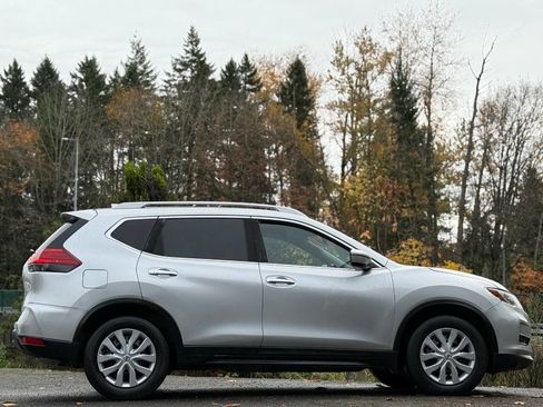 Used 2017 Nissan Rogue S w/ S Appearance Package image 8