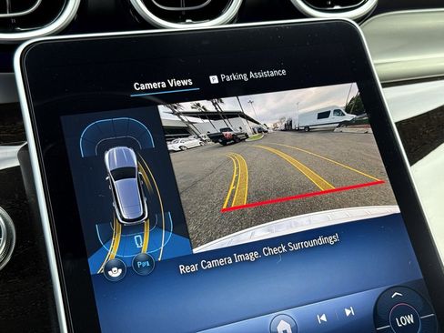 Used 2025 Mercedes-Benz GLC 300 4MATIC image 5