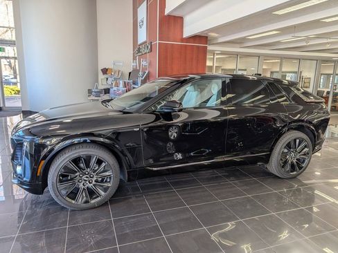 New 2026 Cadillac Lyriq Signature Sport image 4