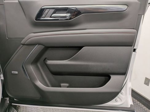 Used 2026 Chevrolet Tahoe RST w/ Comfort Package AWD/4WD image 28