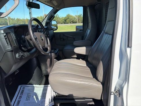 Used 2022 Chevrolet Express 2500 w/ Driver Convenience Package image 21
