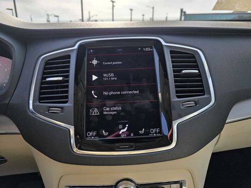 Used 2022 Volvo XC90 T5 Momentum image 13