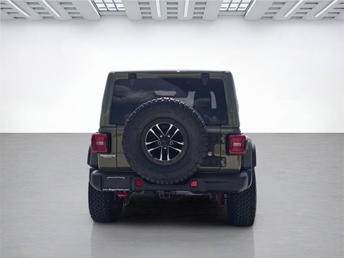 Used 2025 Jeep Wrangler Unlimited Rubicon image 4