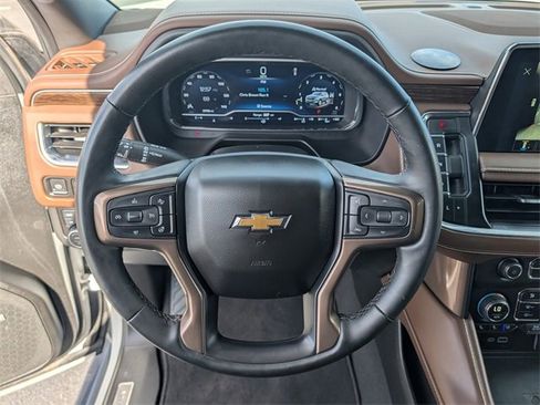 Used 2023 Chevrolet Suburban High Country image 13