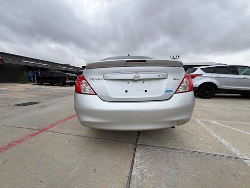 Used 2014 Nissan Versa SV image 7