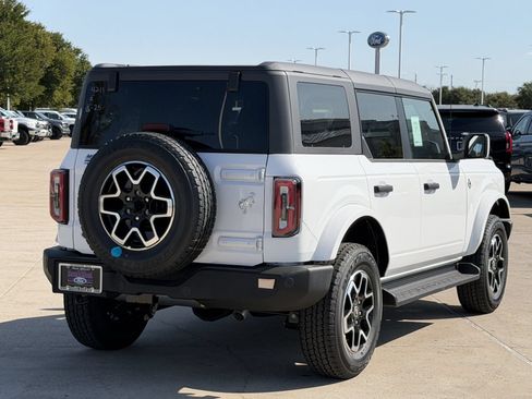 New 2026 Ford Bronco Outer Banks AWD/4WD image 4