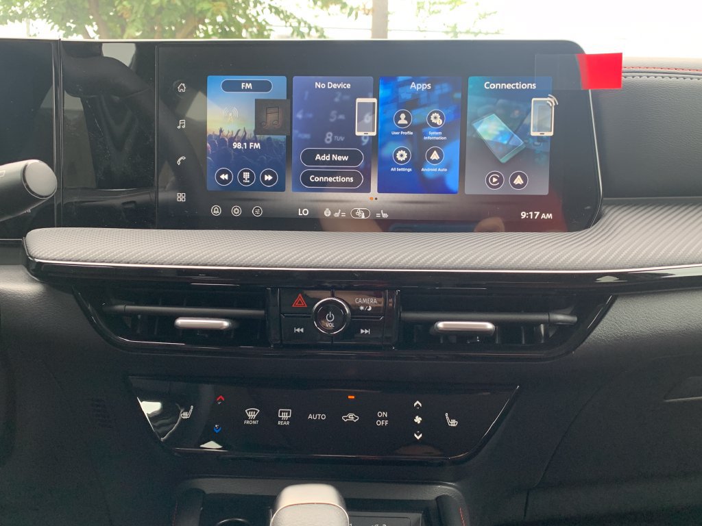 New 2027 Nissan Kicks SR w/ SR Premium Package FWD image 12