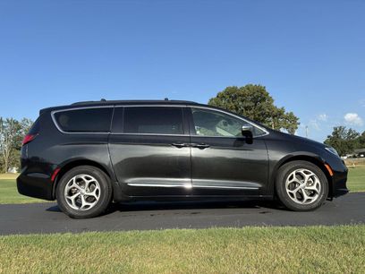 Used 2021 Chrysler Pacifica Touring-L
