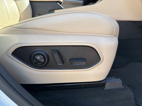 Used 2022 Jeep Grand Cherokee Limited image 16