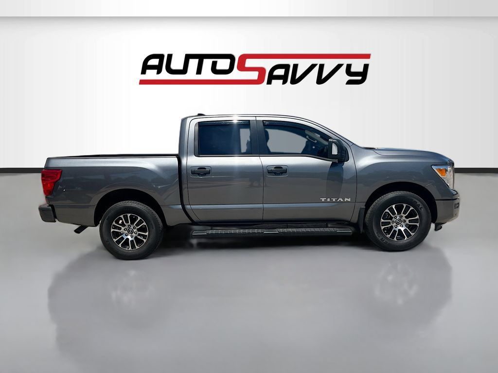 Used 2024 Nissan Titan SV w/ SV Convenience Package AWD/4WD image 8