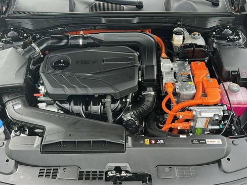 Used 2025 Hyundai Sonata SEL FWD image 3