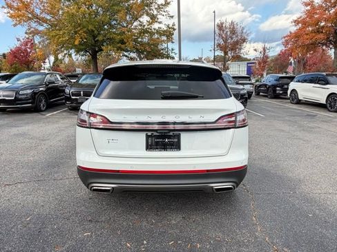 Certified 2022 Lincoln Nautilus STANDARD w/ Premium Package image 9