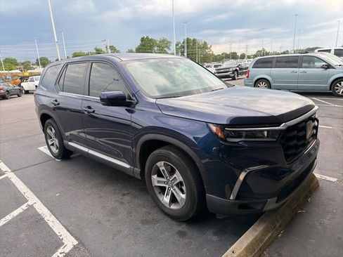 Used 2025 Honda Pilot EX-L image 4