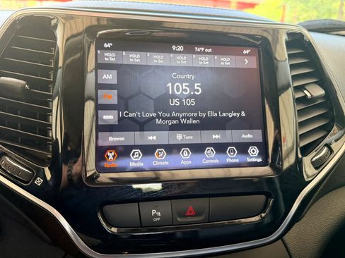 Used 2020 Jeep Cherokee Limited FWD image 13