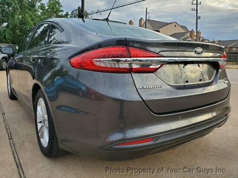 Used 2018 Ford Fusion SE w/ Fusion SE Technology Package image 19