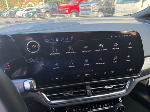 New 2026 Chevrolet Equinox EV LT image 8