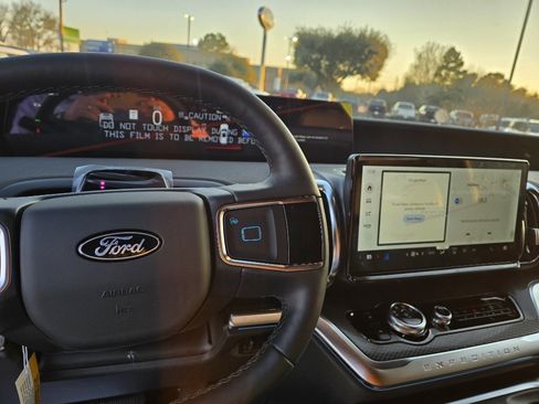 New 2026 Ford Expedition Platinum w/ Stealth Appearance Package image 9