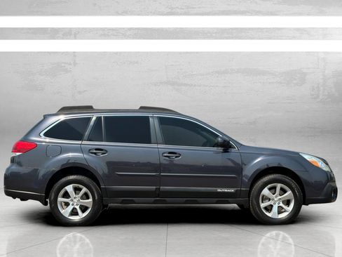 Used 2013 Subaru Outback 3.6R Limited AWD/4WD image 4